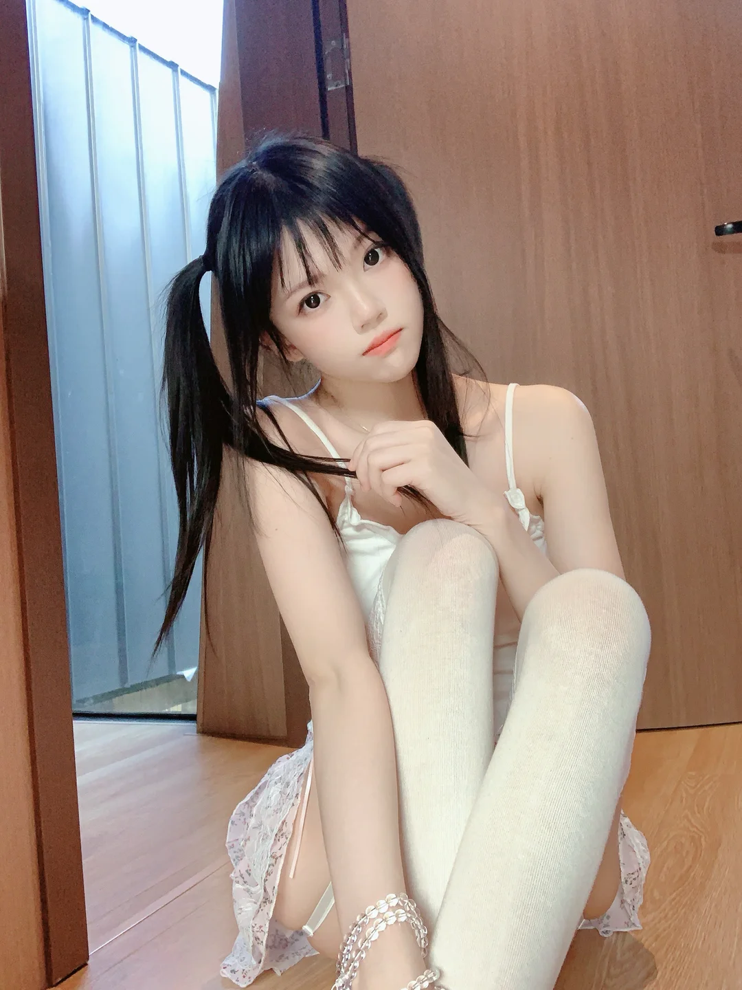 桜桃喵 - 碎花 自拍 [16P-84MB] tg@simisebaisi 【丝足阁】014.webp